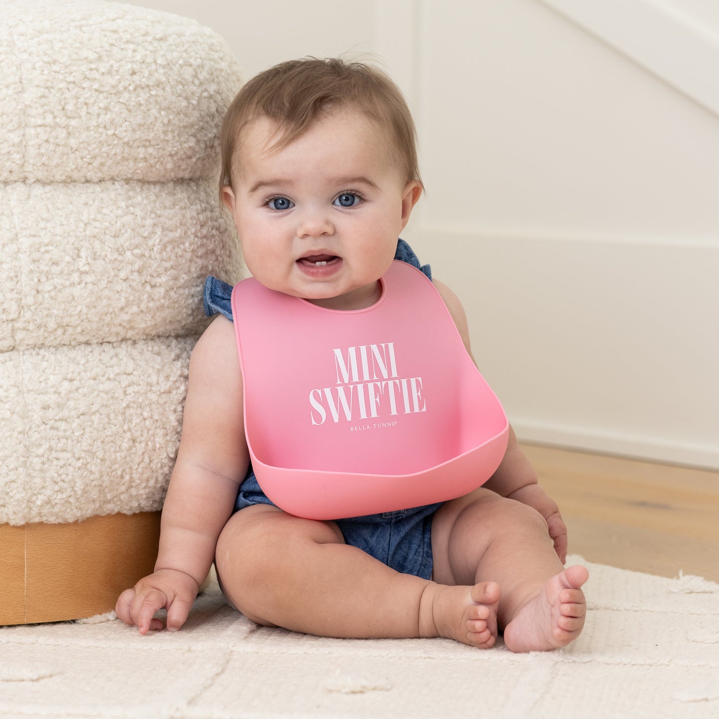 Mini Swiftie Wonder Bib